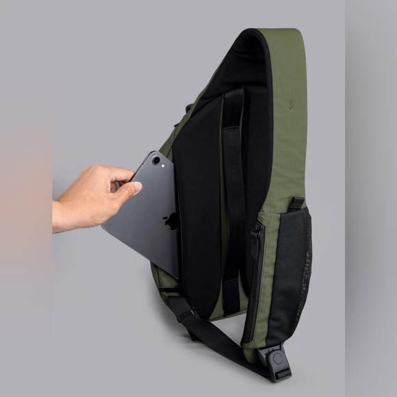 NEW Alpaka Metro Crossbody Left Shoulder 10L Sling Bag Green Axoflux 210D - Picture 13 of 14